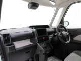 ダイハツのお店では、ダイハツ車を知り尽くしたプロフェッショナルが、専用の診断機器を使って各システムを点検しております。
