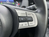 アダプティブクルーズコントロール】予め設定した車速内でクルマが自動的に加減速。前走車との適切な車間距離を維持しながら追従走行します。【LKAS】車線維持支援システムでステアリング操作を支援。