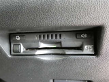 ナビ連動タイプのETC車載機です。ナビゲーションと連動してくれますのでカード未挿入を知らせてくれるなど便利な機能が追加されています。