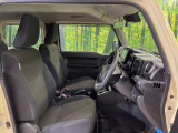 運転席シート廻りは使用感も少なく、良好な状態となっています。前オーナー様が丁寧に使っていたことがよくわかりますね。