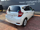 フロントだけでなく、バックソナーも付いてるので駐車時もバッチリ補助してくれます(*^^*)