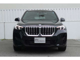 BMWの代名詞の【キドニーグリル】グリルが腎臓のように見えるので【キドニー】と呼ばれるようになりました。一目見ただけでBMWであると認識できる確固たるアイコンとして存在感を放ちます。