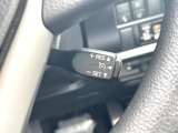 【クルーズコントロール】高速道路もラクラク走行。アクセルを離しても一定速度で走行ができ、長距離運転時の負担を軽減!加速・減速も簡単なスイッチ操作で調整できます。