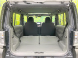 積み下ろしのしやすいデッキにはたっぷりと荷物を積み込んでいただけます。遊びから仕事まで、様々なシーンで頼れます♪