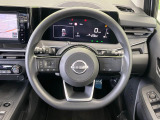 インテリアに合わせたデザインのステアリングは、運転される方のことも考え、運転しやすい形状、大きさです。是非一度、実際に触ってお確かめください。