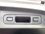 【パワーバックドア】スマートキーや運転席のボタンを押すだけでリアゲートが自動で開閉します!荷物を持っている時や、高い位置にあるバックドアを閉める際に便利な機能です♪