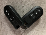 スマートキー機能を有しています!ドアロックの開閉やエンジン始動時にキーをポケットやカバンなどに携帯していればキーを挿さなくてもそのまま手ぶらで可能です!!