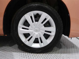 タイヤサイズは165/65R14です。