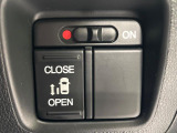 【パワースライドドア】スマートキーや運転席のスイッチでスライドドアの開閉が可能♪電動だから力を入れてドアを開ける必要が無く、小さいお子様でも、重い荷物を持っている時もラクに開け閉めできます♪