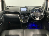【インパネ】運転のしやすさを最優先に設計された見晴らしの良いフロントビュー。車両間隔が掴みやすく狭い道でも安心♪「安全」と「品質」を最優先に、安心してお乗りいただけるクルマを提供いたします。