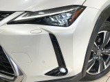 【3眼LEDヘッドライト】悪天候や夜間走行時も良好な視界を確保し安心して運転できる高輝度LEDヘッドライトを装備!点灯速度が早く、消費電力も抑えられています。