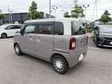 バックカメラが付いているので後方確認が非常にしやすいです。今や運転初心者も熟練者も必須装備!ついていて損はないですね♪