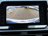 バックカメラ装備しております。駐車時に大変役に立ちますよ。駐車が苦手な方にも便利機能です。