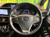 【純正革巻きステアリング】上質な革を使用することで、手にしっかり馴染みとても運転しやすいハンドルです♪