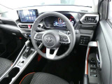 見通しのよいすっきりとした視界で、誰でも運転しやすいです。運転のしやすさは疲れにくさにも繋がりますよ♪