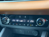 【シートヒーター】寒い日に重宝するシートヒーター!エアコンより早く温まってくれるので寒がりの人も安心ですね♪エアコンの温風は乾燥するから苦手、という方にもをおすすめです。