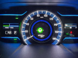 視認性に優れたメーターを採用しており、走行中でも車速や情報が分かりやすく表示されます。運転時の視線移動をむりのない範囲に抑え、快適で安心感のあるドライブをサポートします。