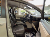 運転席シート廻りは使用感も少なく、良好な状態となっています。丁寧に使われていたことがよくわかりますね。