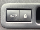 【パワーバックドア】スマートキーや運転席のボタンを押すだけでリアゲートが自動で開閉します!荷物を持っている時や、高い位置にあるバックドアを閉める際に便利な機能です♪