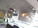 LEDのルームランプ☆運転席&助手席バニティミラー付きです☆