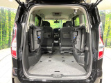 普段のお買い物や通勤、送迎等に十分な荷室スペースを確保しております。セカンドシートを倒すと、大きな荷物の積載も可能です♪