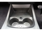 ワイヤレスチャージ(置くだけ充電)装備☆お問い合わせは大阪BMW Premium Selection 吹田(無料ダイヤル)0078-6002-613077迄☆〒564-0054大阪府吹田市芳野町5-55 06-4861-5515毎水曜、第二・第三火曜日定休