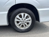 【純正ホイール】純正設計ならではの美しいデザインと精密な仕上げで、車両全体のスタイリングを引き立てます。