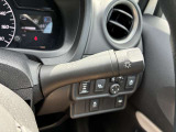 オートライト機能付きです♪またハイビームアシストで、先行車または対向車や周囲の明るさなどに応じ、自動的にハイビーム(上向き)とロービーム(下向き)を切り替えます♪