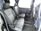 ゆとりある広々とした車内空間は、ドライブを始め買い物やレジャーなど、幅広く活躍します。一人でもみんなとでもお出かけを楽しみましょう!