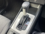 【 シフト 】スムーズなシフトチェンジで快適にお車を操縦していただけます!//
