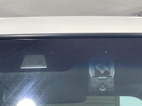 【ホンダセンシング】走行中に前方の車両等を認識し、衝突しそうな時は警報とブレーキで衝突回避と被害軽減をアシスト。より安全にドライブをお楽しみいただけます。