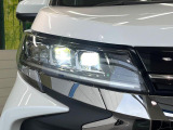 【三眼LEDヘッドライト】スタイリッシュな見た目の三眼LEDヘッドライトを装備♪スタイルだけでなく、夜間の走行も視界良好で安心してお乗りいただけます。