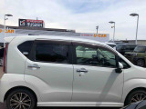 納車前にはプロのメカニックが点検、整備を行いますので安心してお乗り頂けます。