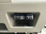 ETC付きです。高速道路料金所での小銭の出し入れや雨天時における窓の開け閉めなどの煩わしさが解消できます。料金所の通過もスムーズで快適ですよ。