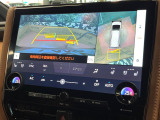 【パノラミックビューモニター】専用のカメラにより、上から見下ろしたような視点で360度クルマの周囲を確認することができます☆死角部分も確認しやすく、狭い場所での切り返しや駐車もスムーズに行えます。