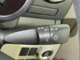 【オートライト】車外の明るさに応じて自動的にライトの点灯・消灯をしてくれます