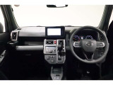 必要な装備を使いやすい位置に配置した機能的な運転席まわり。操作感や車両感覚など、ぜひ運転席に座って確かめてください。