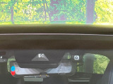 【トヨタセーフティセンス】走行中に前方の車両等を認識し、衝突しそうな時は警報とブレーキで衝突回避と被害軽減をアシスト。より安全にドライブをお楽しみいただけます。