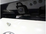 バックカメラが付いているので後方確認が非常にしやすいです。今や運転初心者も熟練者も必須装備!ついていて損はないですね♪