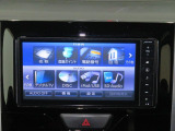 7型ナビゲーション付きです。バックカメラも付いて車庫入れ・駐車も安心です。Bluetooth対応機器を登録して快適な室内空間を実現できます。