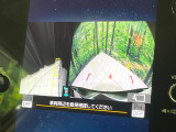 【サイド&バックカメラ】停車・駐車時に死角になりがちな運転席から見えづらいサイドとリアの障害物を確認できます!雨天時や夜間などは特に活躍してくれるアイテムです。