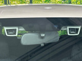 【アイサイト】前方の車両等を検知し、衝突しそうな時は警報で注意を促し、ブレーキを踏む力をサポート。ブレーキを踏めなかった場合は衝突被害軽減ブレーキが作動、衝突回避をサポートします。