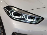 BMWのオートライトは積極的にライトをつけることにより、自車の存在を周囲に向けアピールいたします。それは安全性への配慮でもあります。