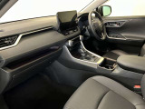 合成皮革で包み込んだ上質なシートです。ラグジュアリーな気分にさせてくれます♪