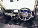 運転席まわりです。 各操作スイッチは使いやすい位置に配置されてます。