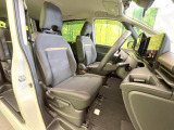 運転席シート廻りは使用感も少なく、良好な状態となっています。丁寧に使われていたことがよくわかりますね。