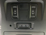 【両側パワースライドドア】スマートキーや運転席のスイッチで後席両側スライドドアの開閉が可能♪電動だから力を入れてドアを開ける必要が無く、小さなお子様でも簡単に開け閉めでき快適です♪