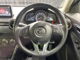インテリアに合わせたデザインのステアリングは、運転される方のことも考え、運転しやすい形状、大きさです。是非一度、実際に触ってお確かめください。