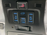 【パワーバックドア】スマートキーや運転席のボタンを押すだけでリアゲートが自動で開閉します!荷物を持っている時や、高い位置にあるバックドアを閉める際に便利な機能です♪
