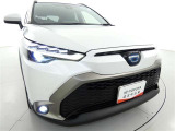 【LEDヘッドランプ】・・・消費電力の少ないLEDヘッドランプ。点灯してすぐに最大光量を発揮するのでトンネルなど周囲が急に暗くなった場合でも安心。